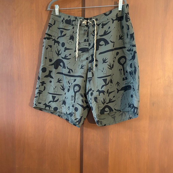 Patagonia board shorts. - Picture 3 of 5